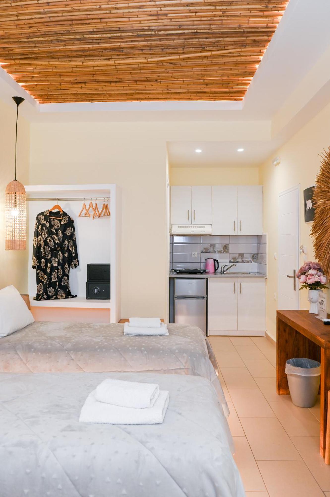 Georgia Pelekanou Apartment *