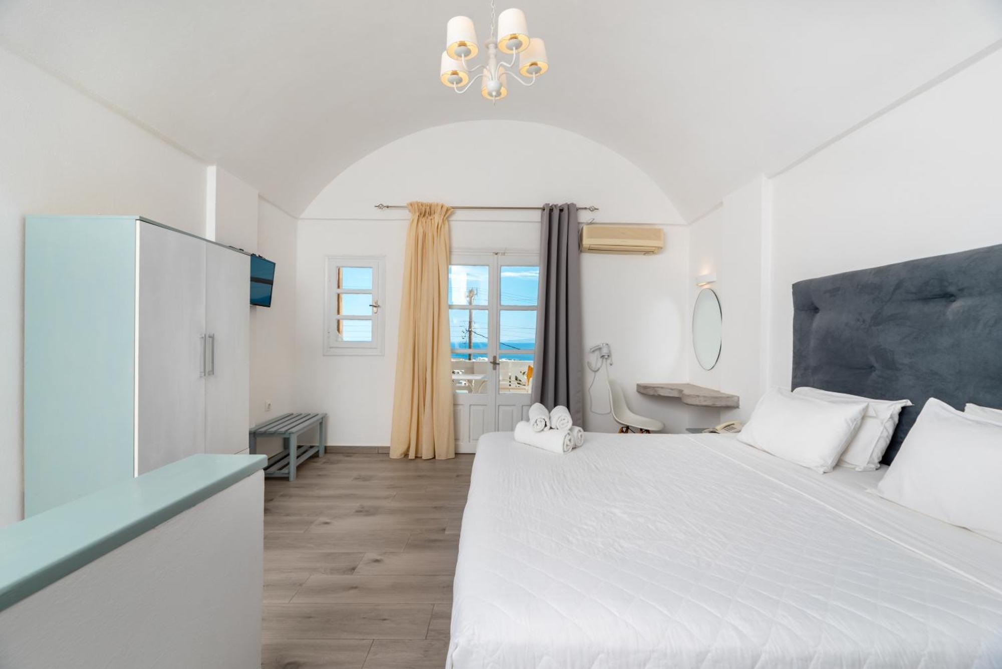 Maistros Village 5* Karterados (Santorini)