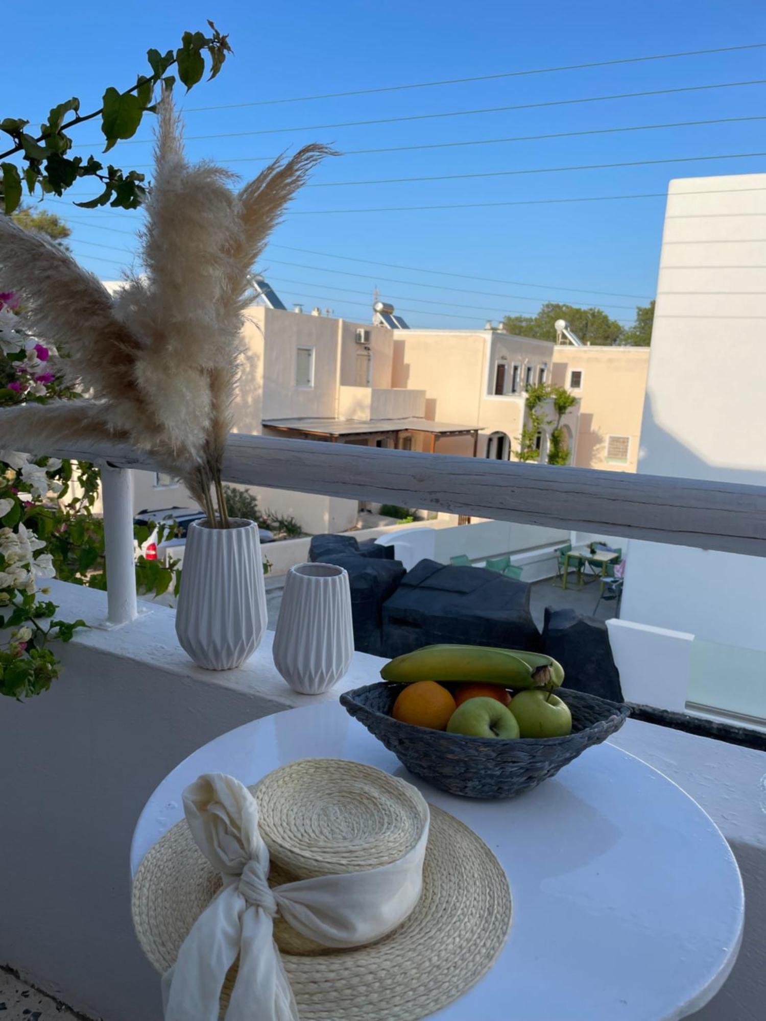 Maina Aparthotel