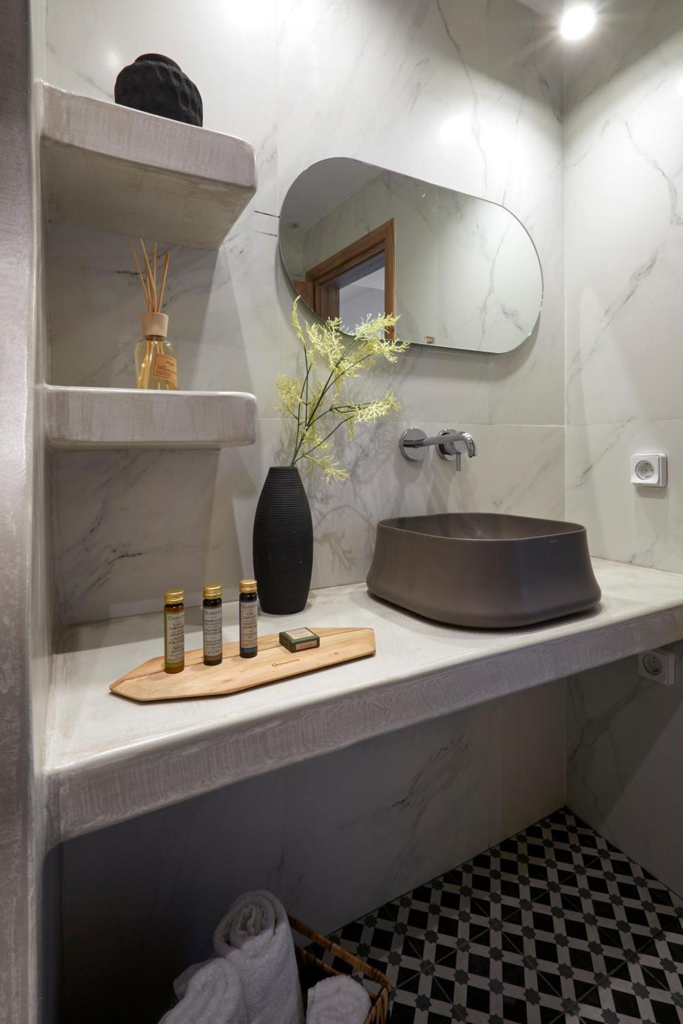 Mayu Aparthotel Pyrgos Kallistis