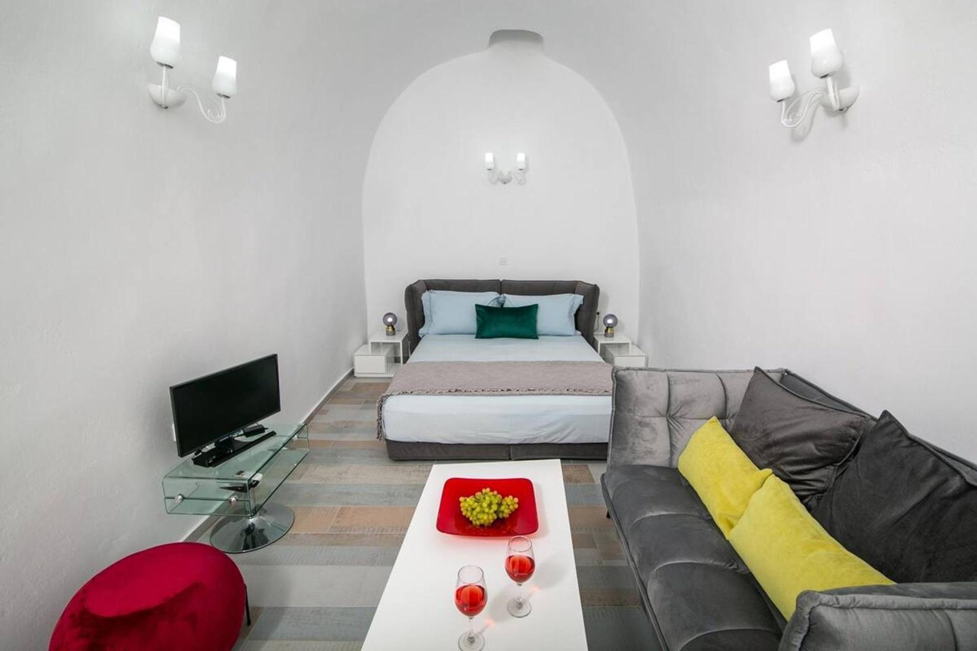 Elite Santorini Emporio (Santorini)