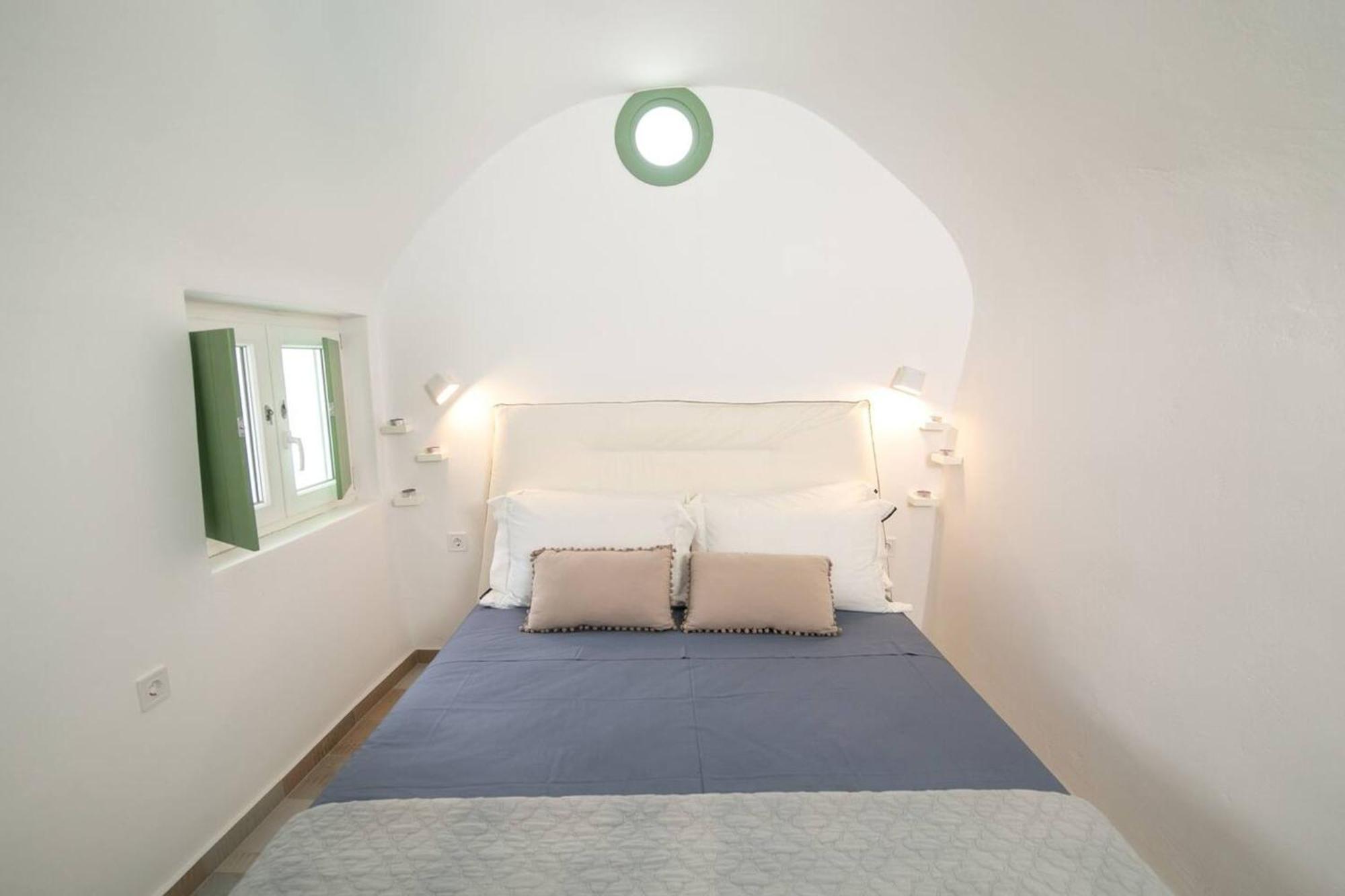 Elite Santorini