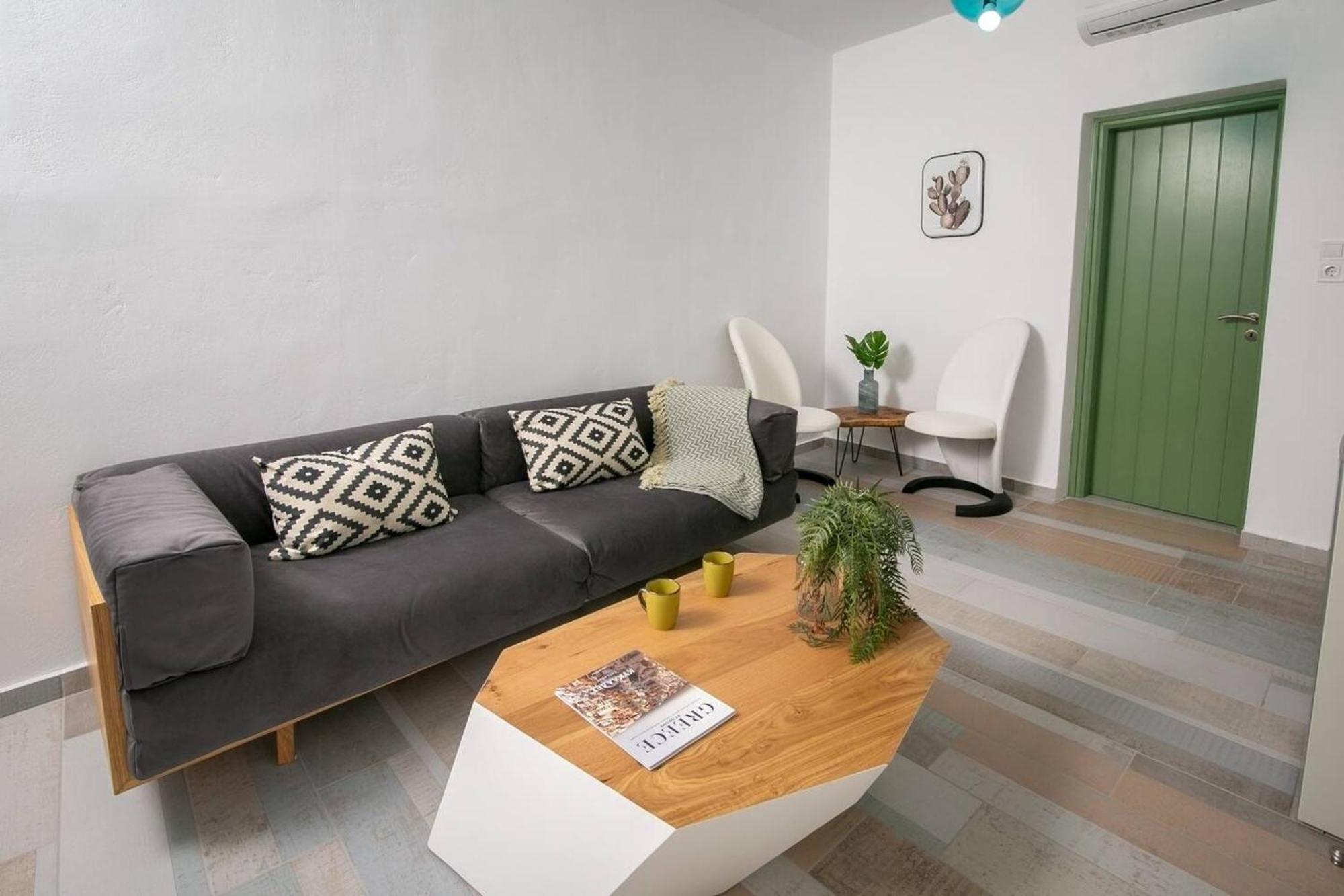 Elite Santorini * Emporio (Santorini)