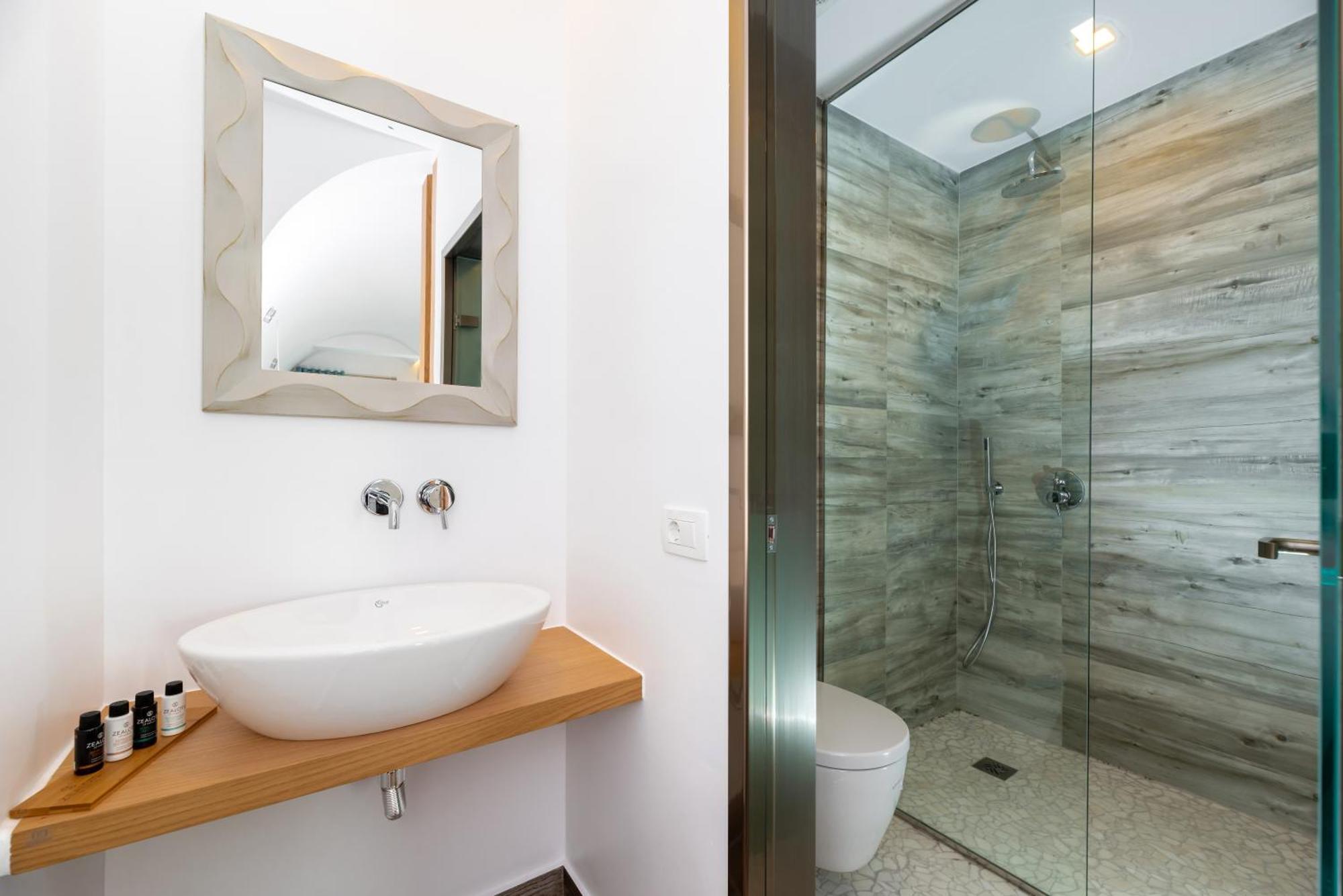 Deluxe Santorini 4*