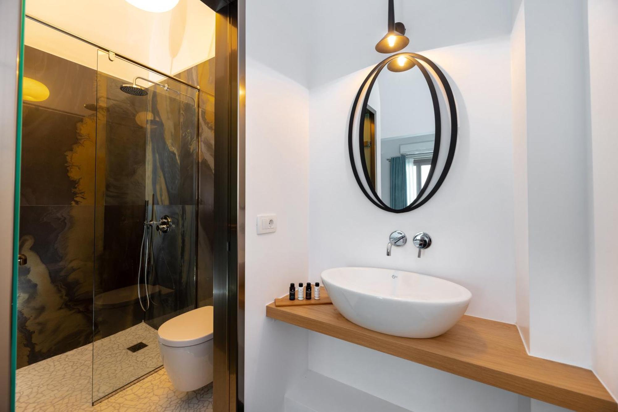 Deluxe Santorini Hotel 4*