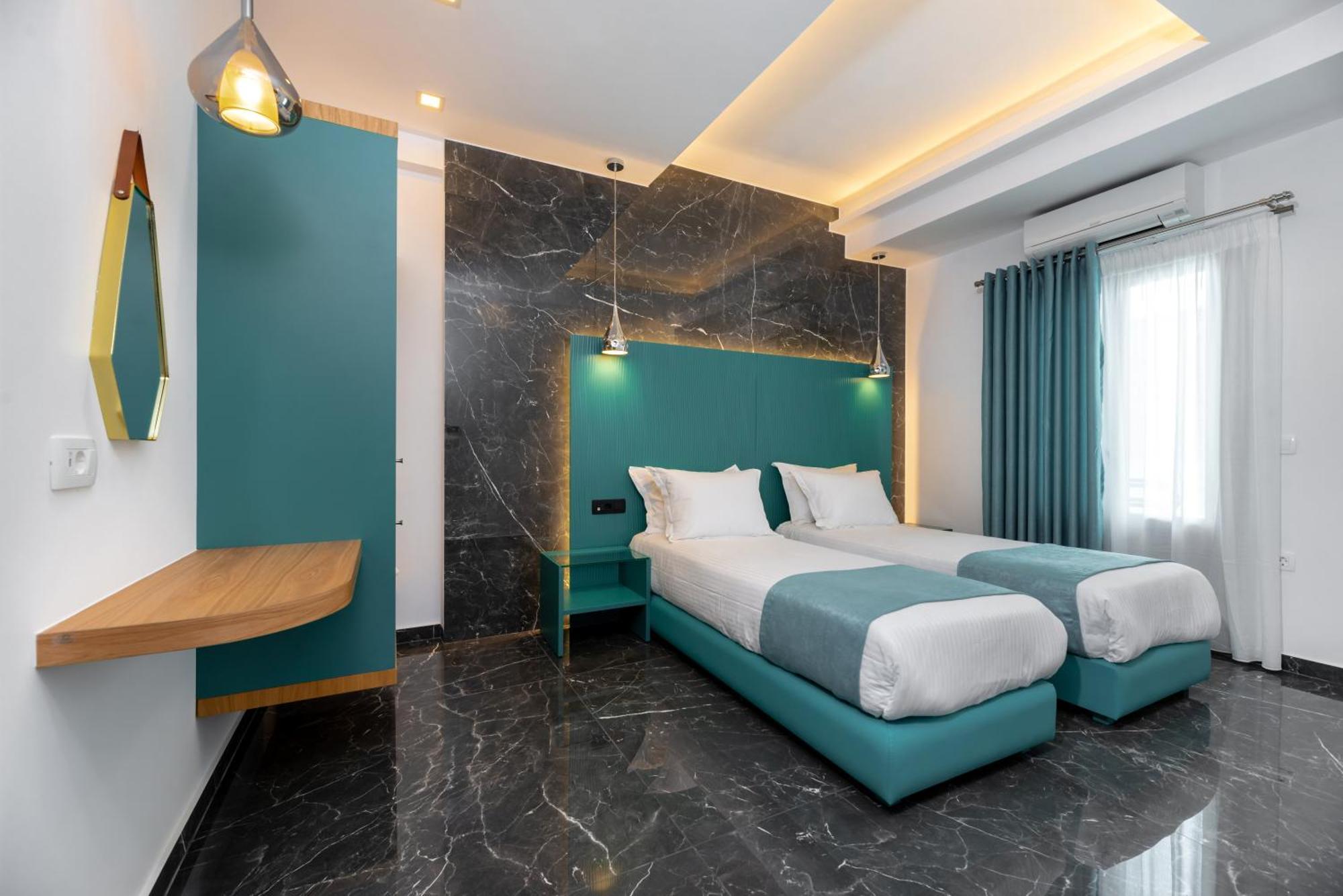 Hotel Deluxe Santorini 4*