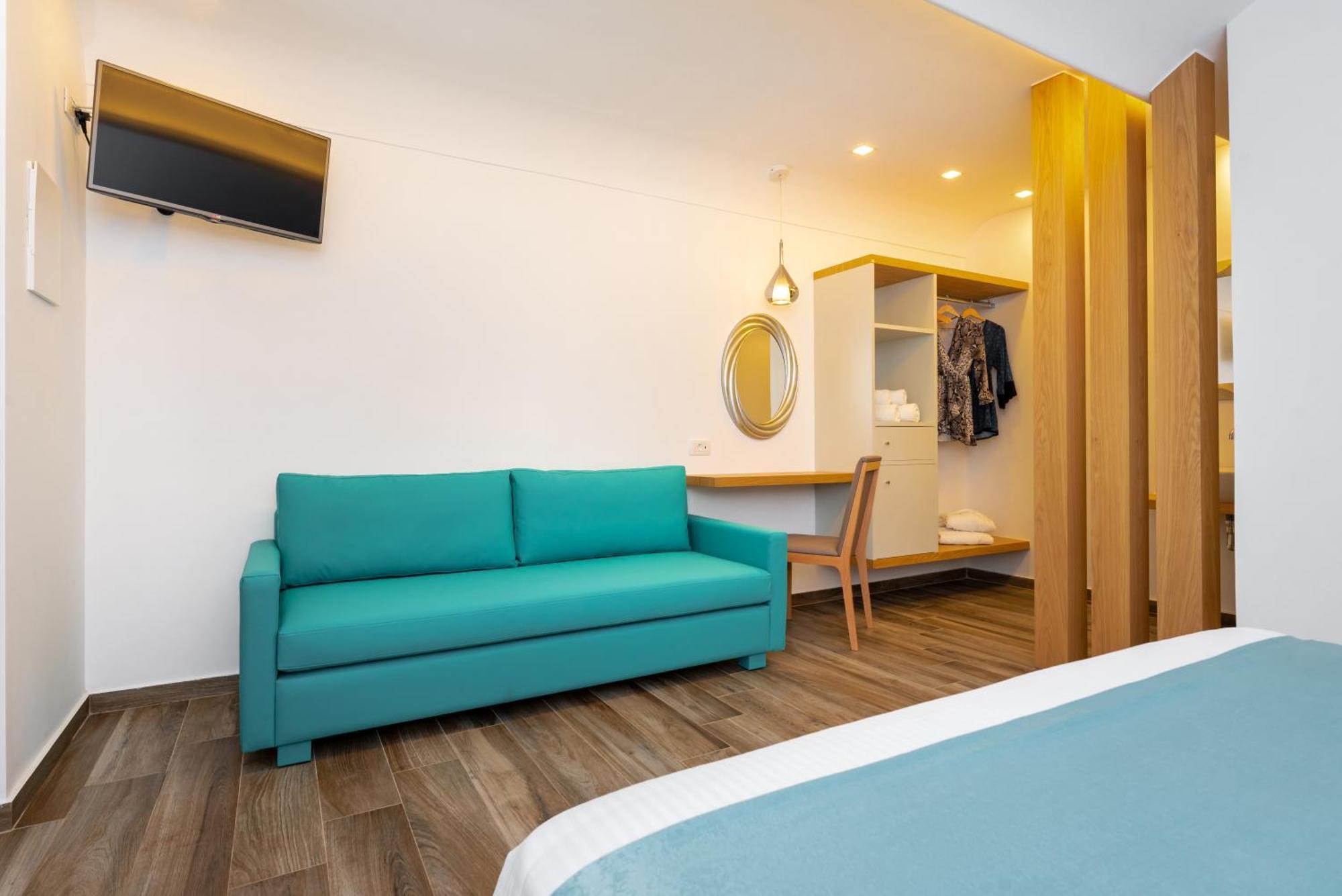 Deluxe Santorini 4*
