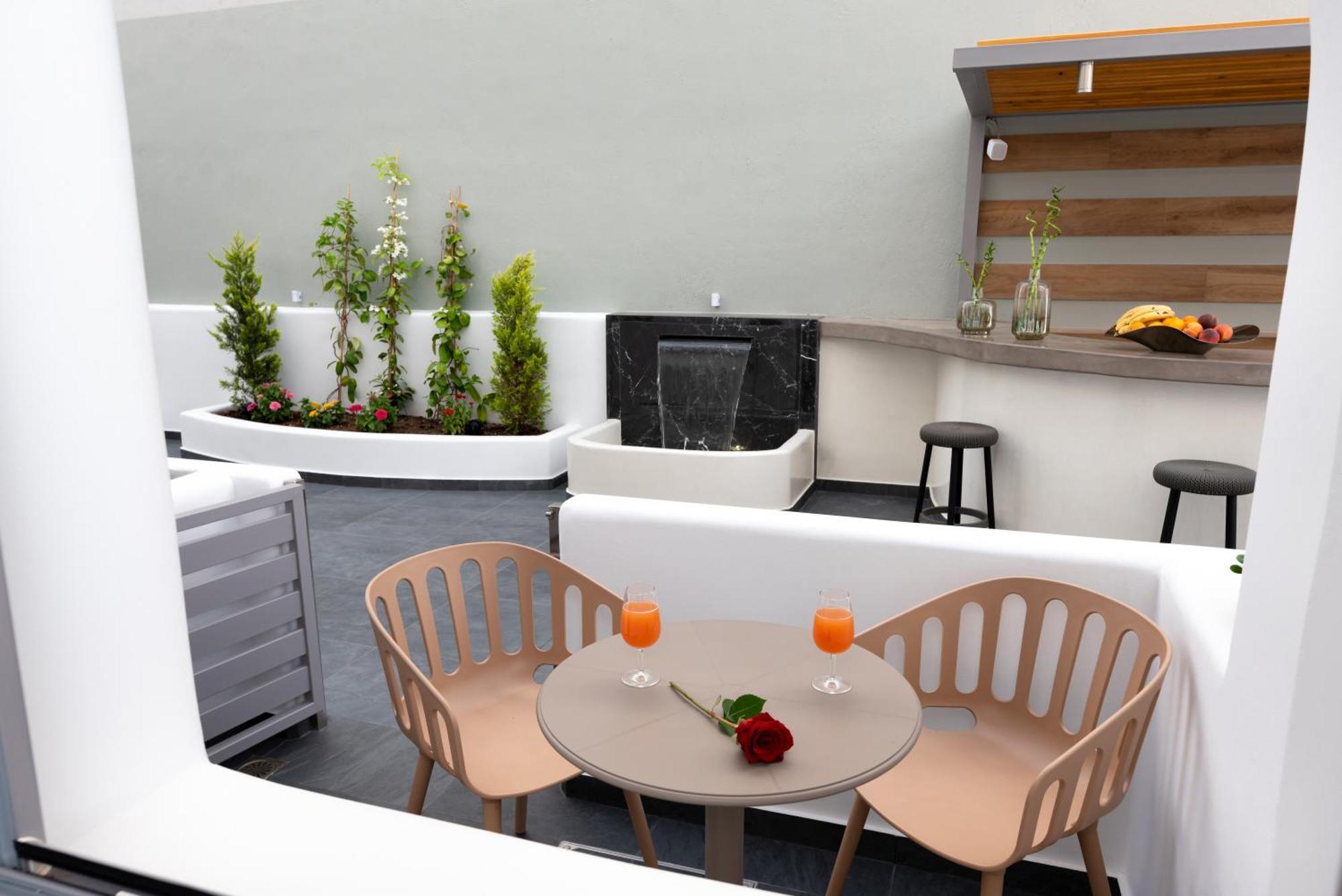 Deluxe Santorini Hotel Fira (Santorini)