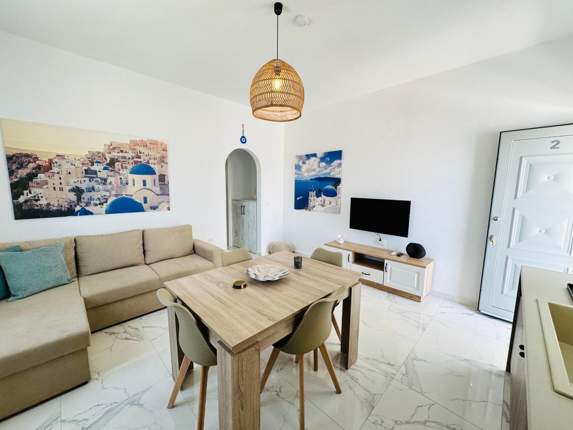 Santana Apartment Perivolos (Santorini)