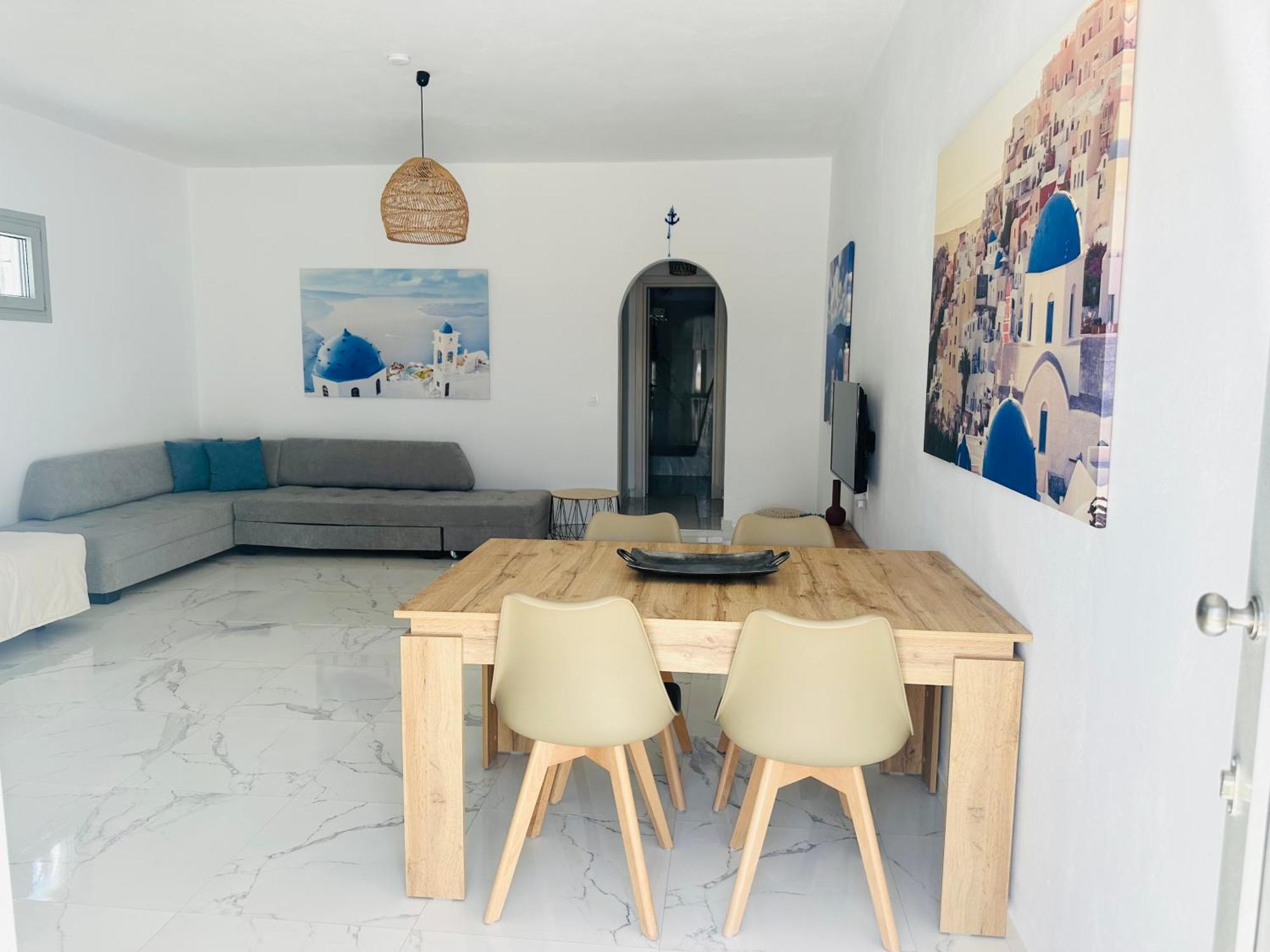 Santana Apartment Perivolos (Santorini)