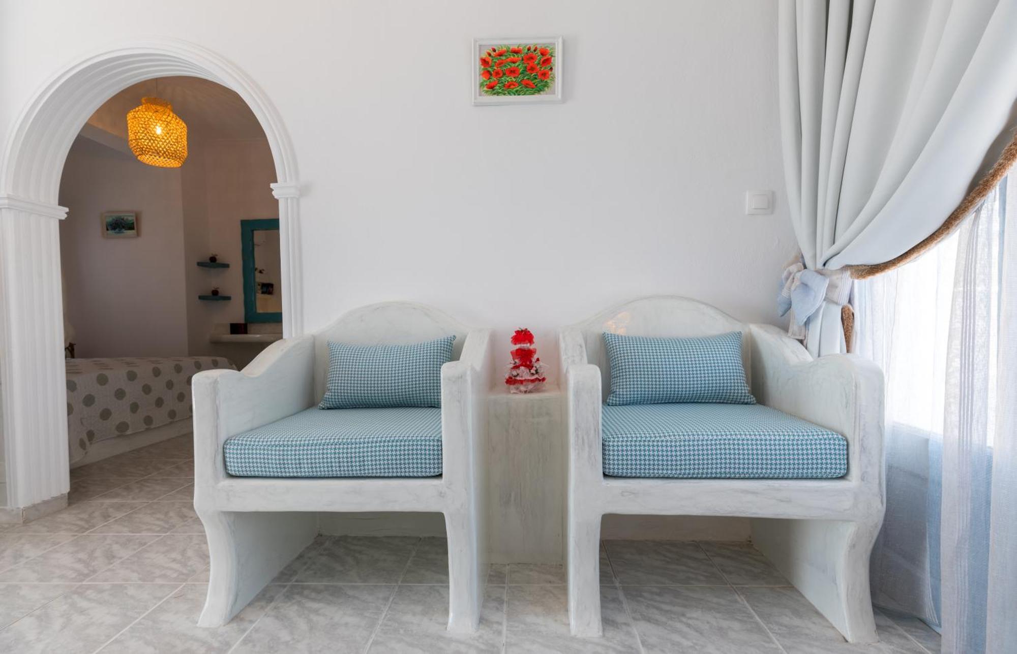 Starlight Luxury Seaside & Imerovigli (Santorini)