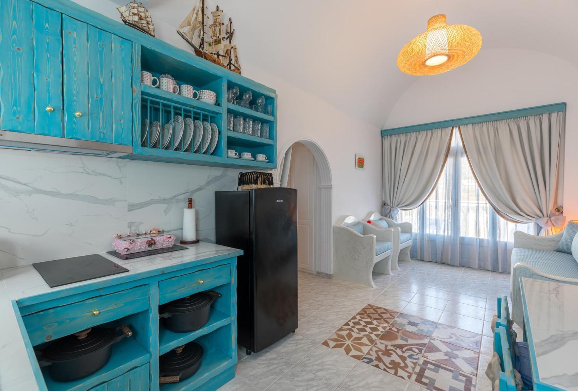 Starlight Luxury Seaside & Villa Imerovigli (Santorini)