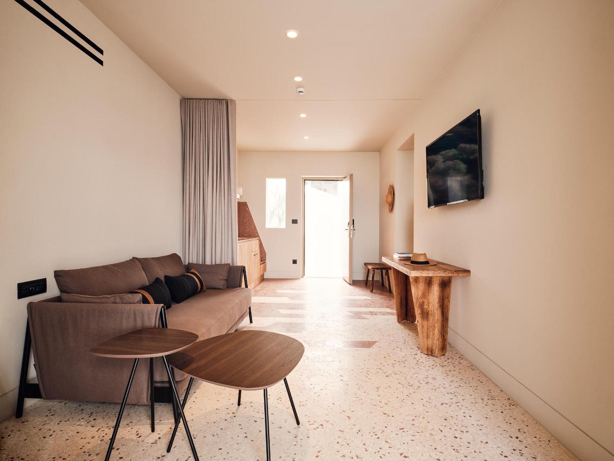 Nous Santorini Resort