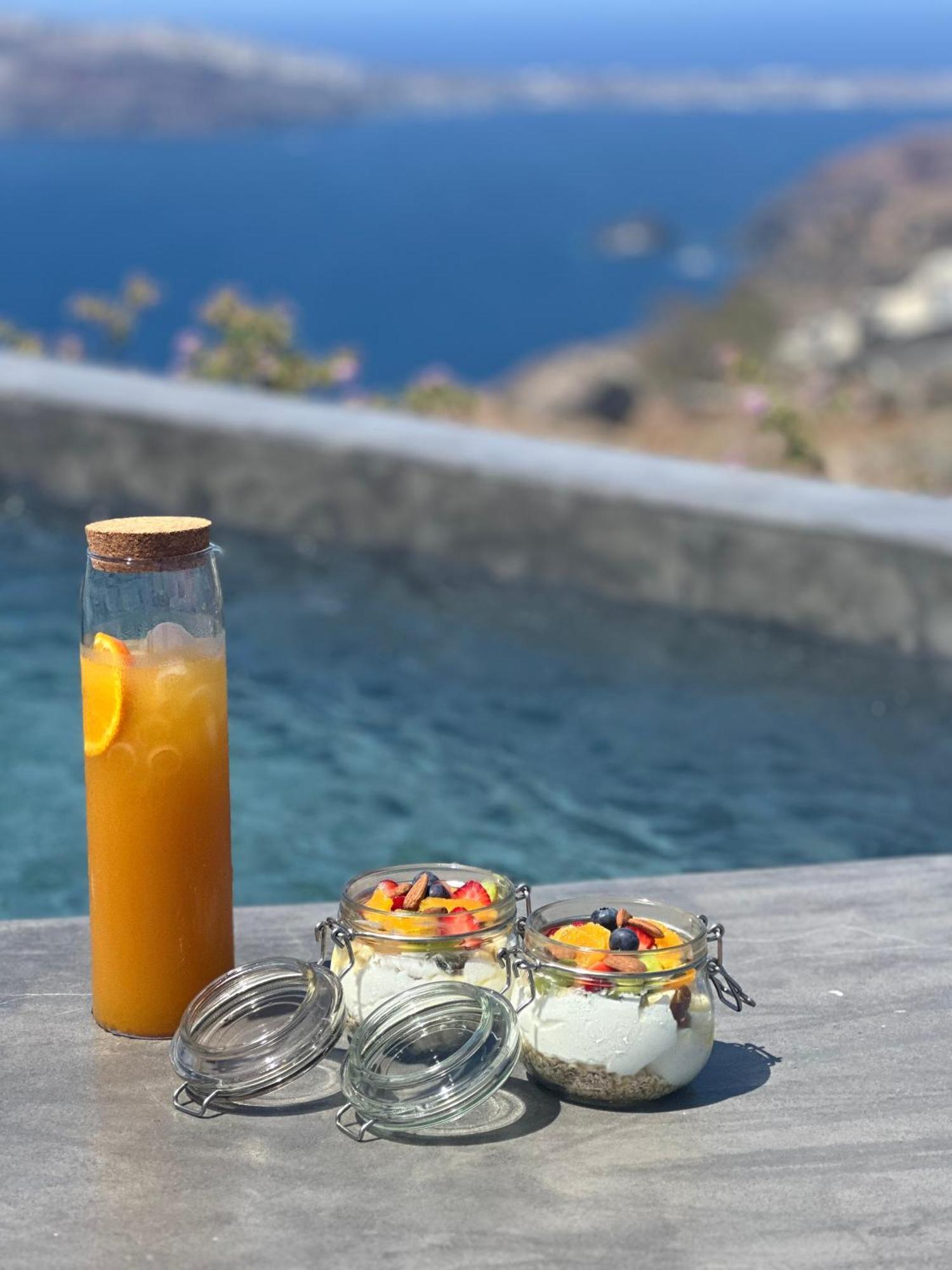270 Oias View *