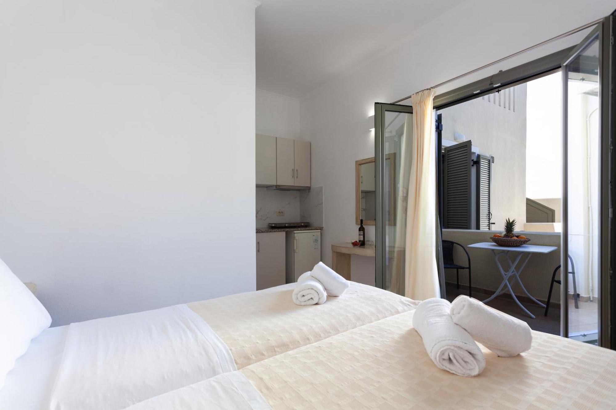 Aparthotel Phevos Perissa (Santorini)
