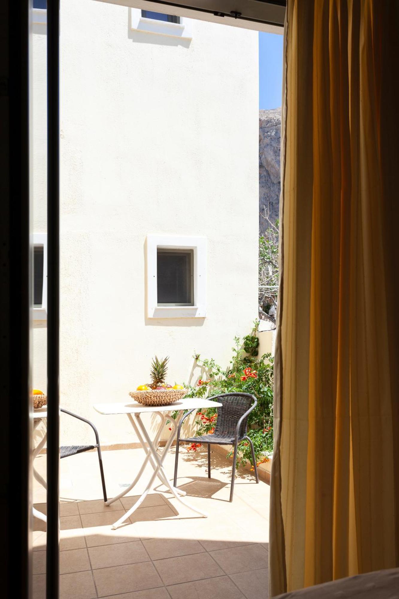 Phevos Aparthotel 3*
