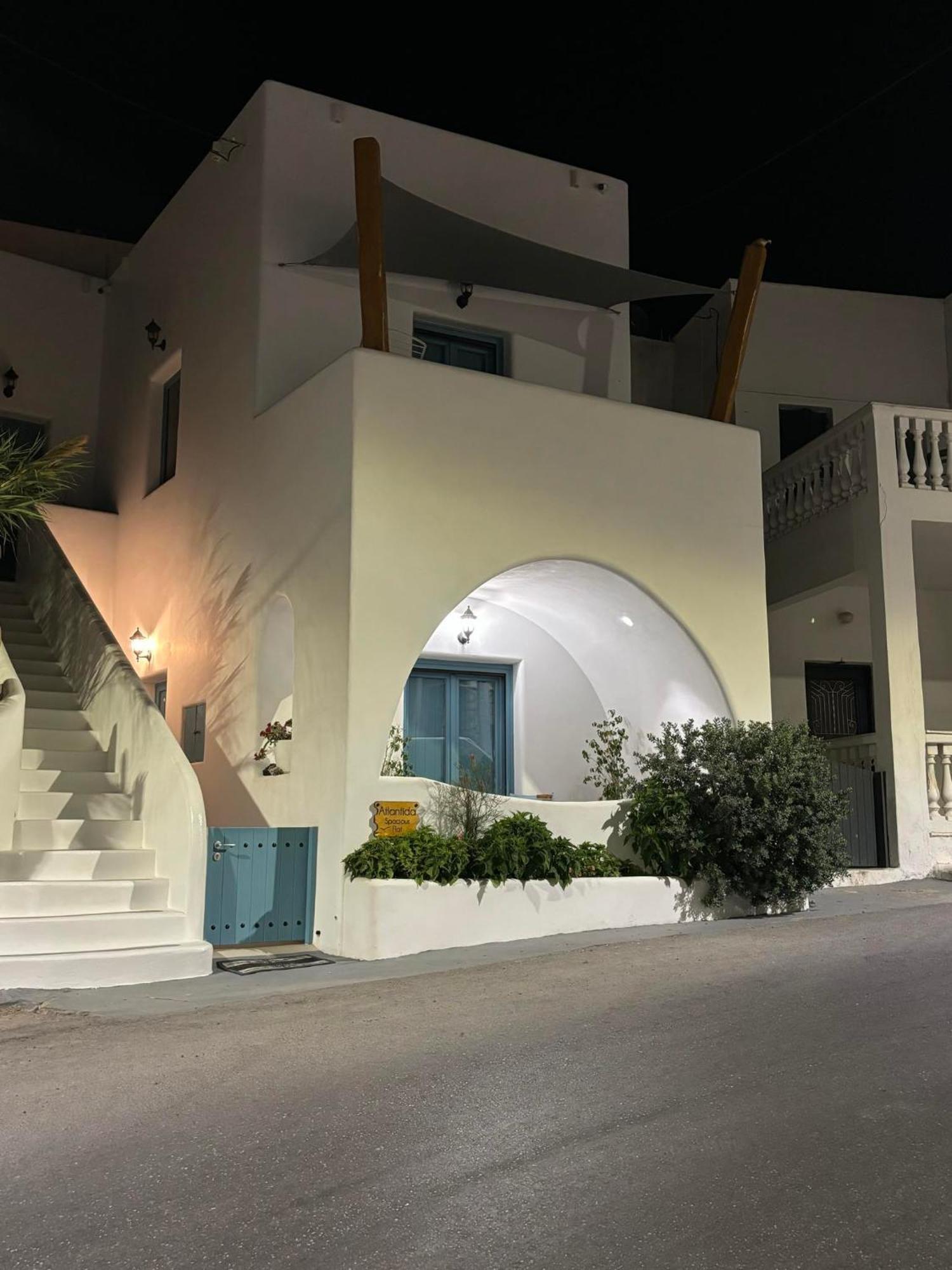 Atlantida Spacious Flat Holiday home Fira (Santorini)