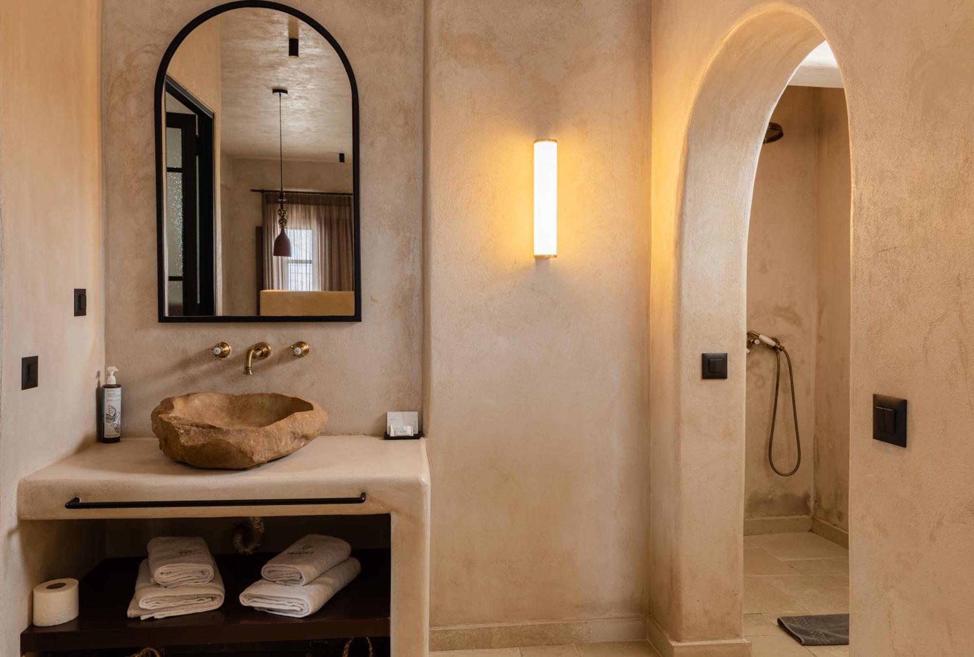 Meroviglia Boutique * Imerovigli (Santorini)