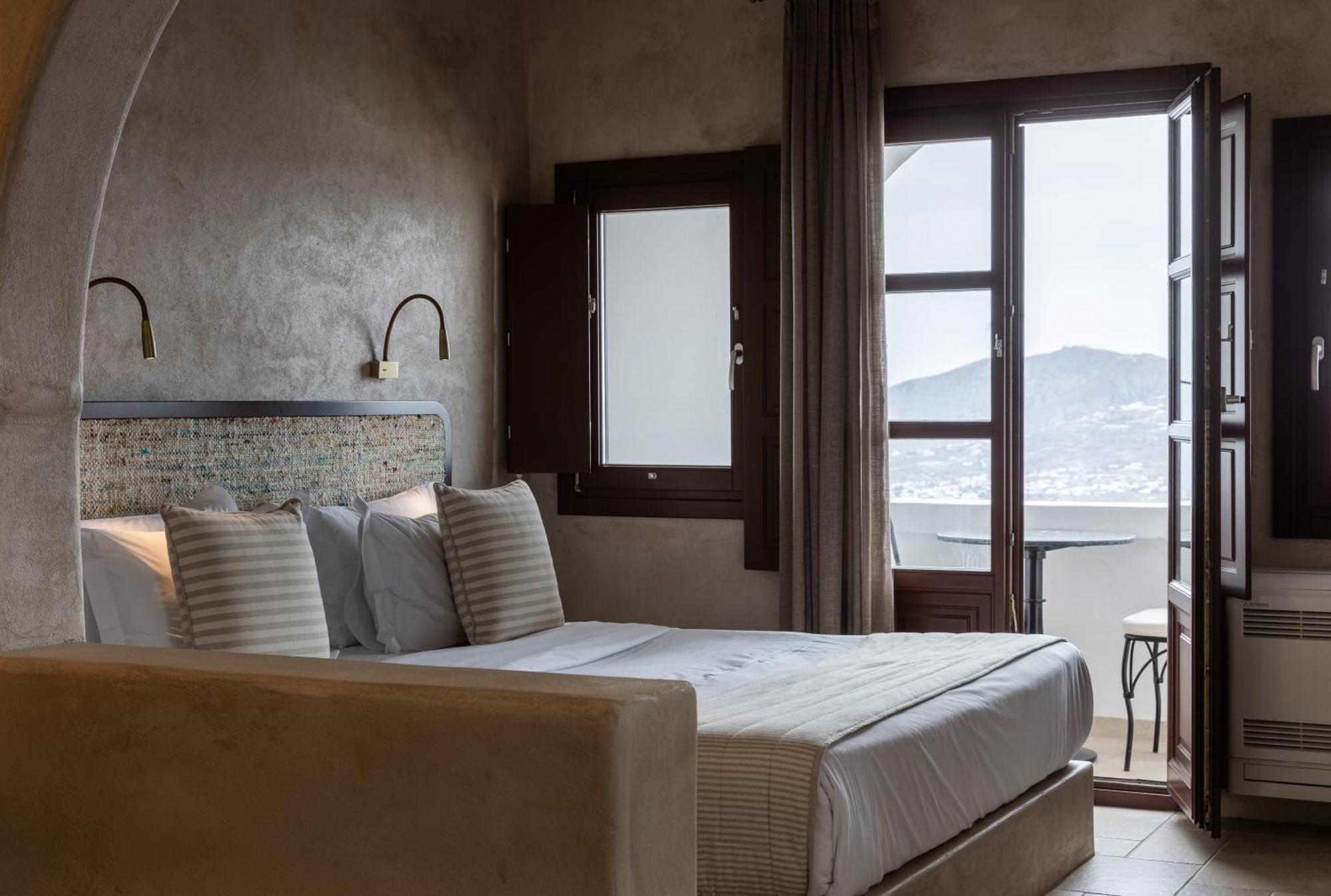 Meroviglia Boutique * Imerovigli (Santorini)