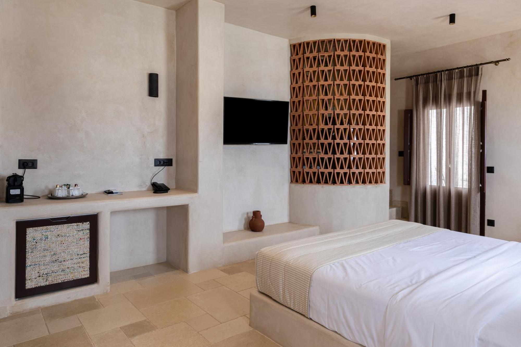 Meroviglia Boutique Imerovigli (Santorini)