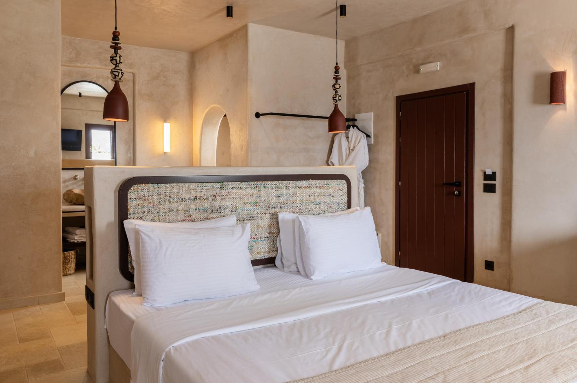 Meroviglia Boutique * Imerovigli (Santorini)