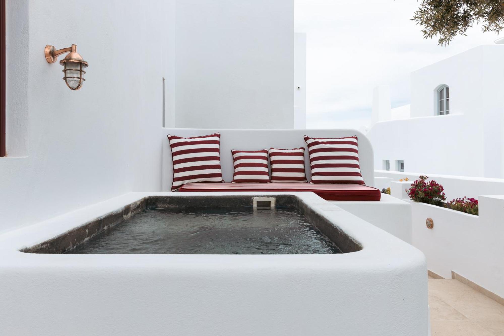 Meroviglia Boutique Imerovigli (Santorini)