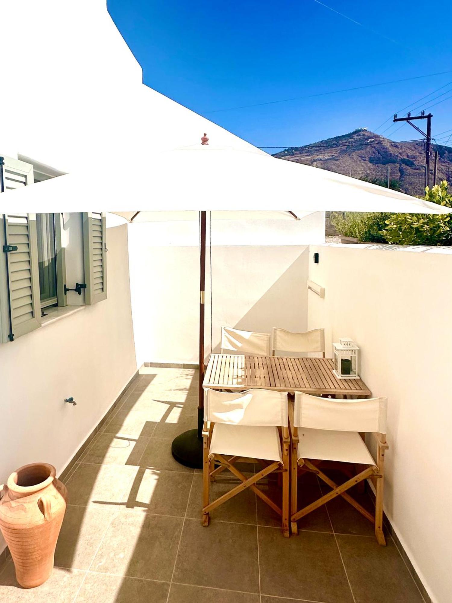 Apartment Santana Perivolos (Santorini)
