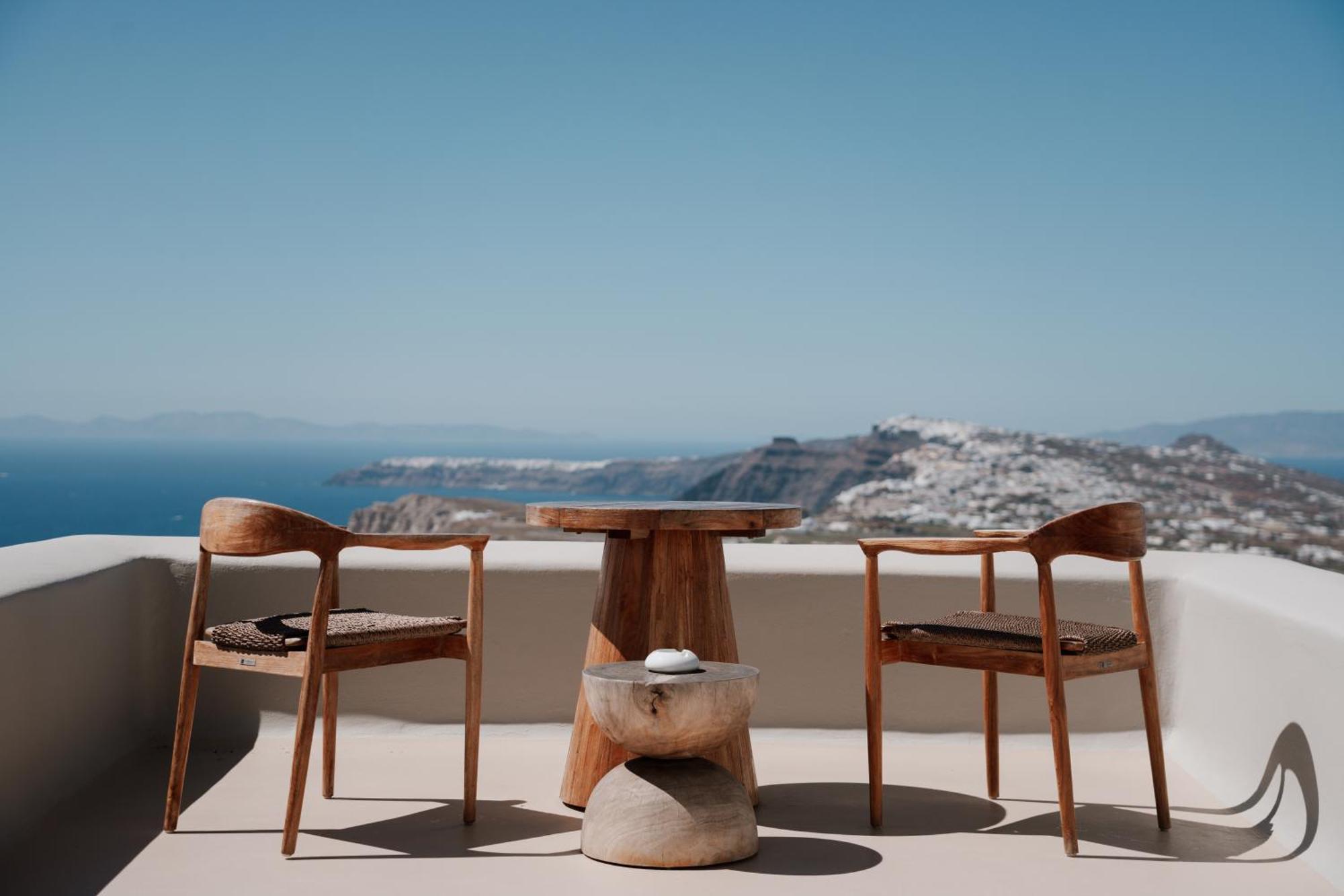 Luna Santorini Pýrgos