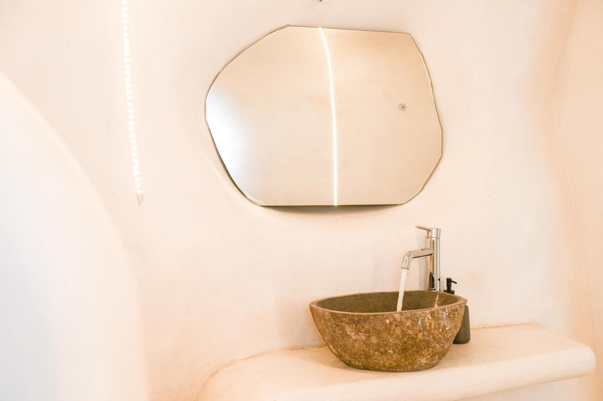 Bed & Breakfast White Curves Santorini *