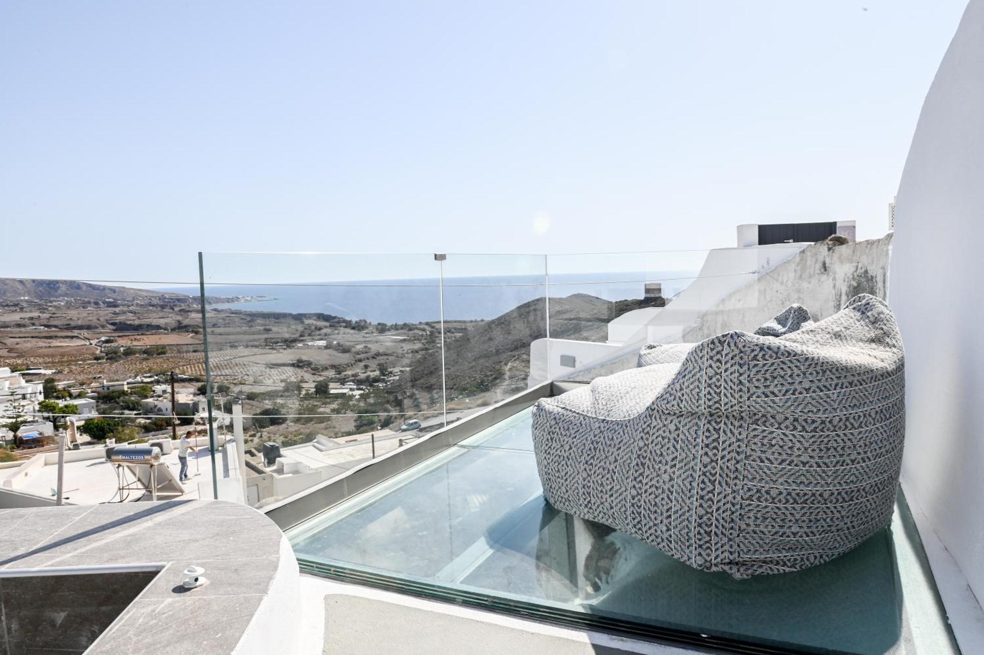 White Curves Santorini Bed & Breakfast *