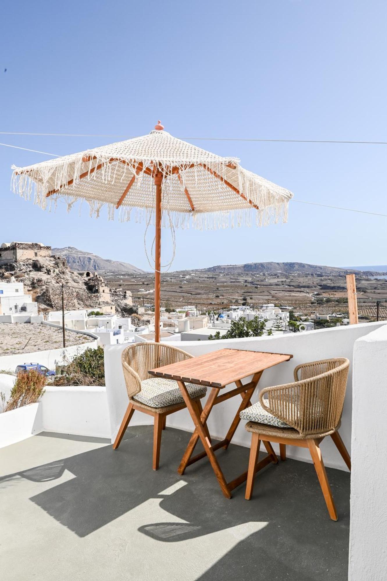 White Curves Santorini Bed & Breakfast *
