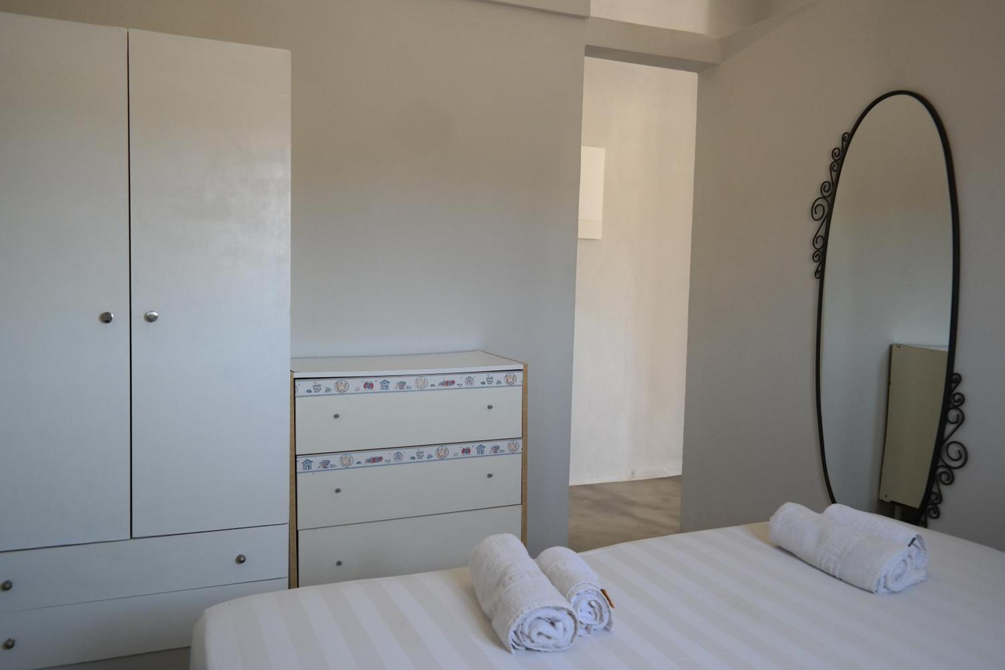 Drakkar Fira (Santorini)
