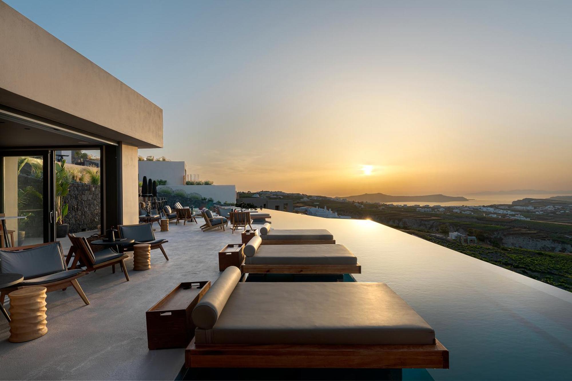 North Santorini - A Luxury Villa Pyrgos Kallistis