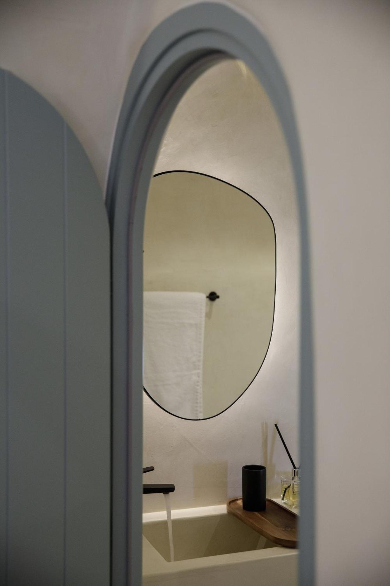 Annouso With Hot Tub By Caldera Villa Oia (Santorini)