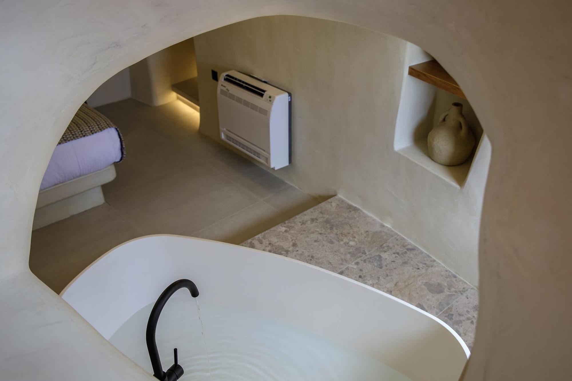 Annouso With Hot Tub By Caldera *