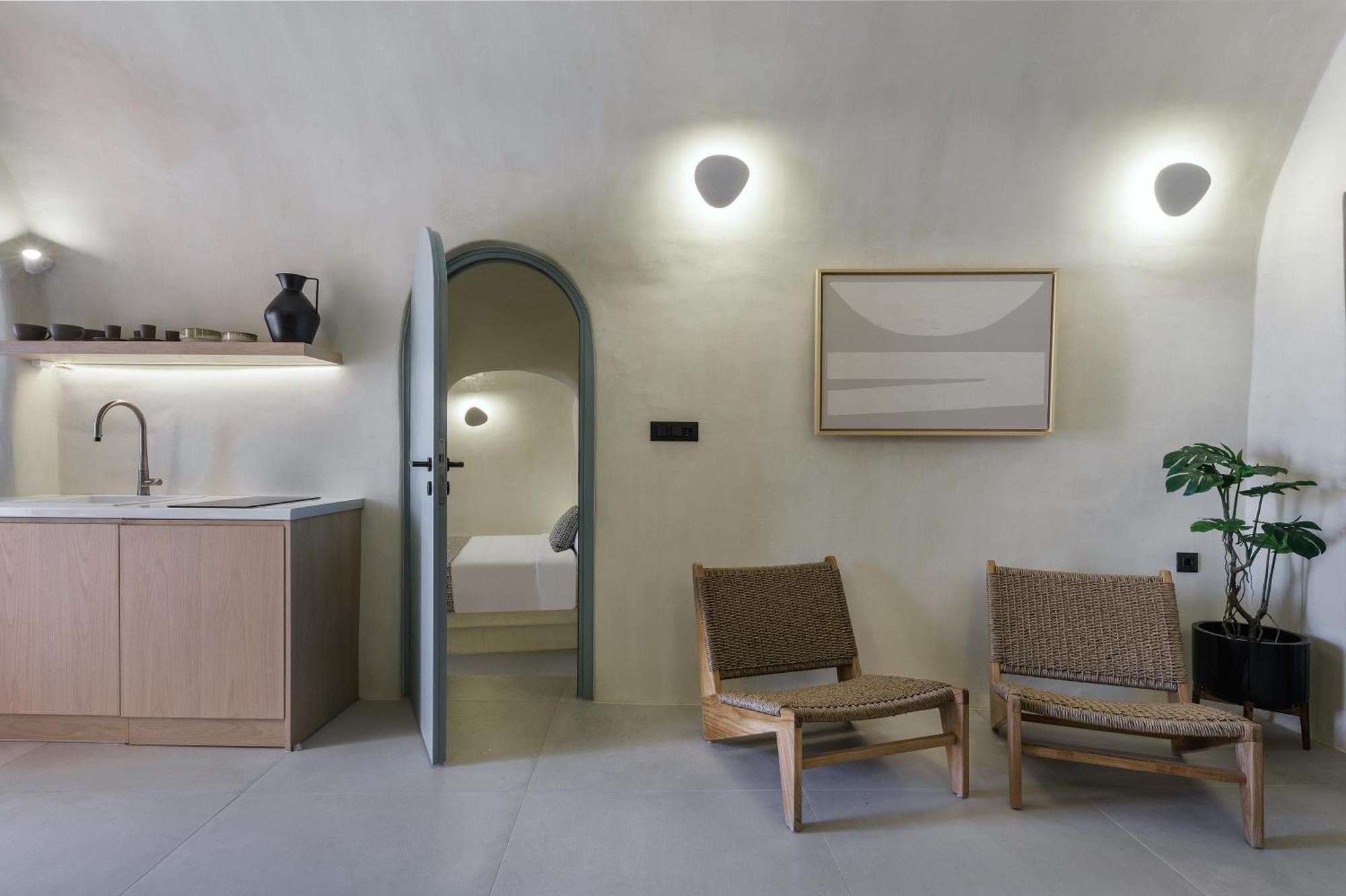 Annouso With Hot Tub By Caldera