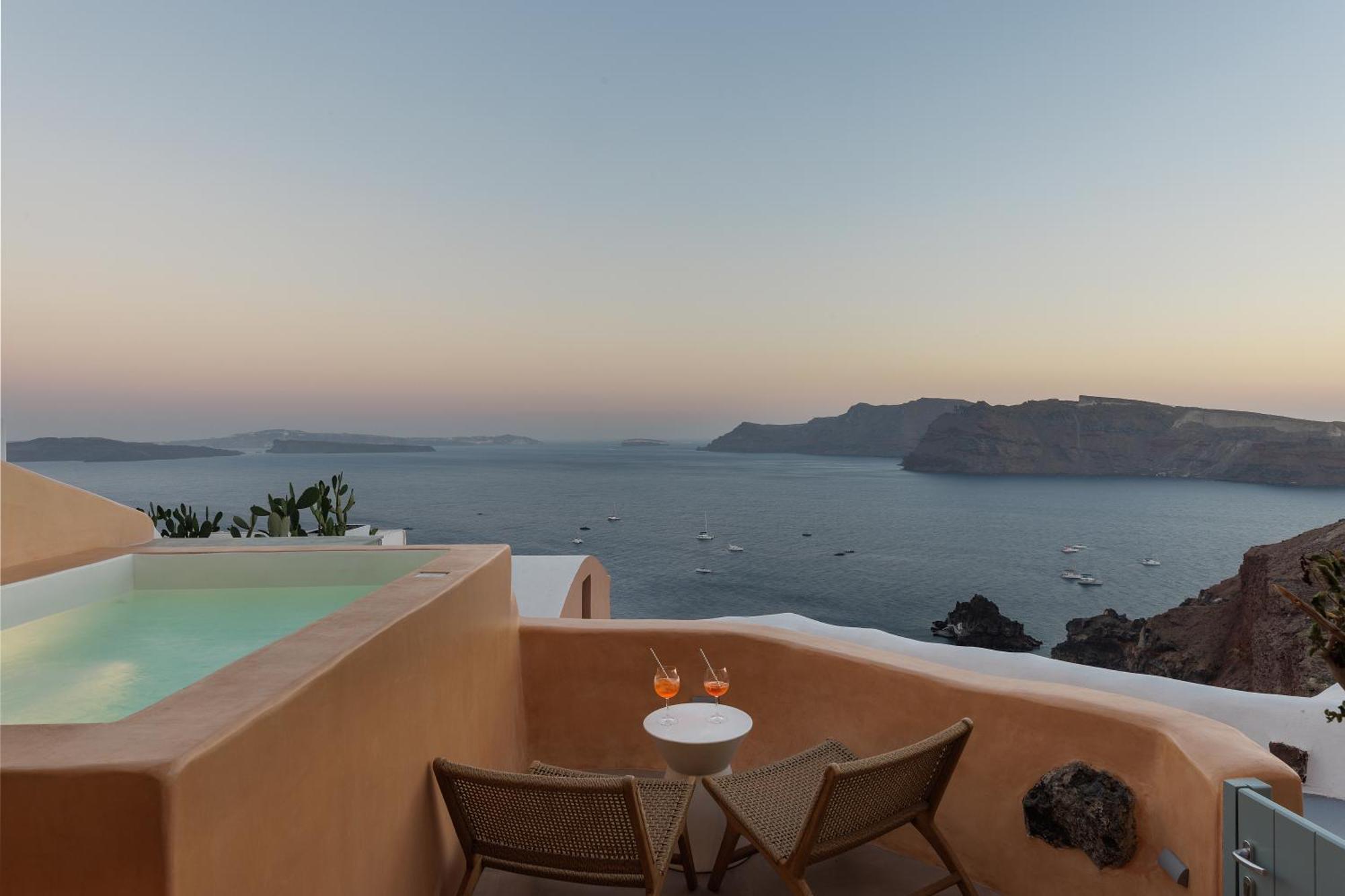 Villa Annouso With Hot Tub By Caldera