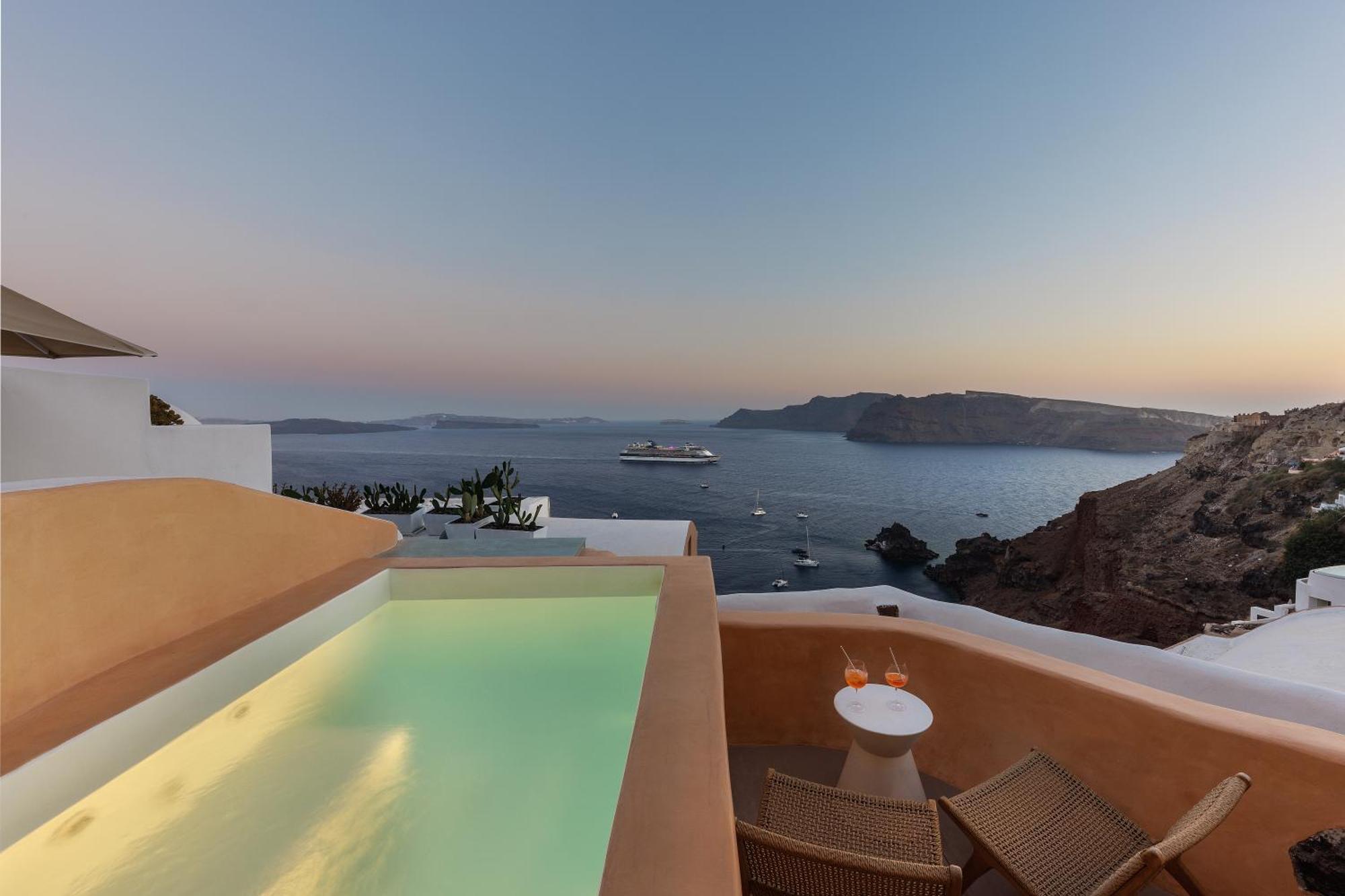 Villa Annouso With Hot Tub By Caldera Oia (Santorini)
