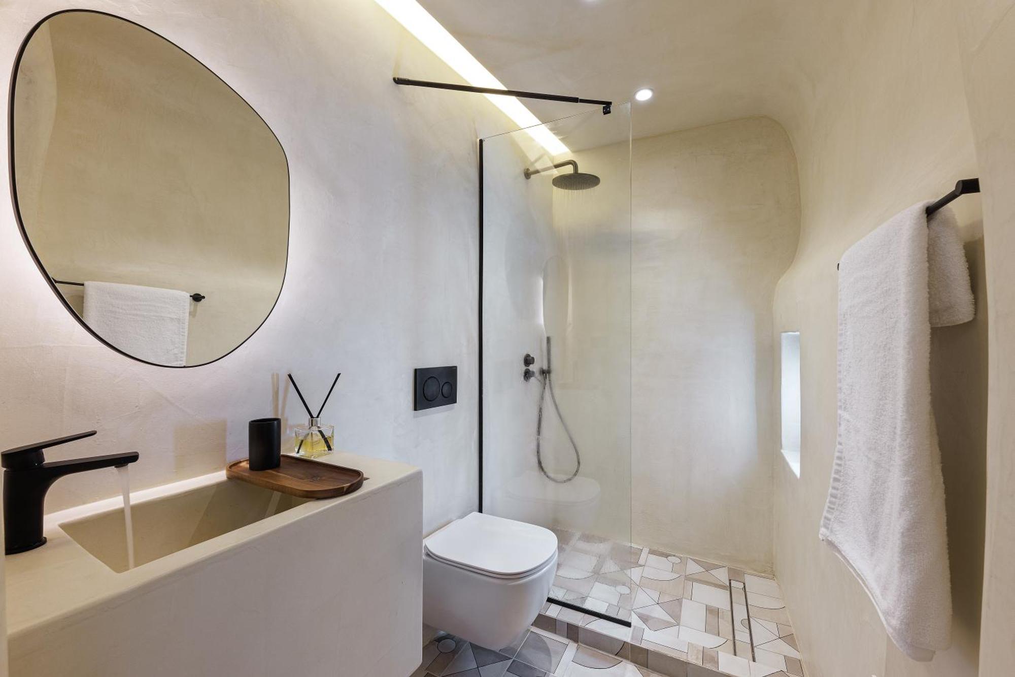 Annouso With Hot Tub By Caldera Villa Oia (Santorini)
