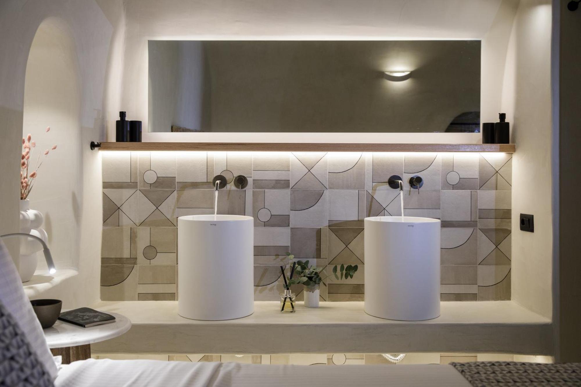 Villa Annouso With Hot Tub By Caldera