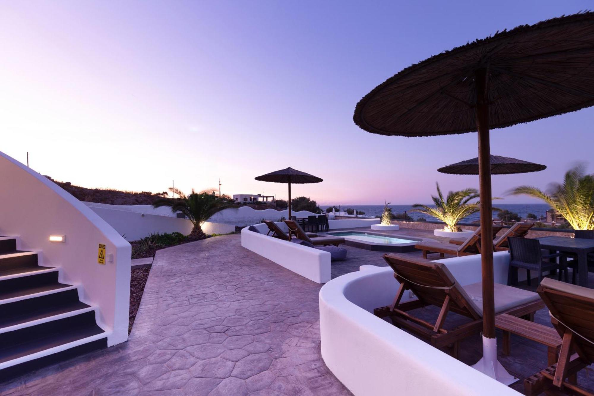 Rhenea * Imerovigli (Santorini)