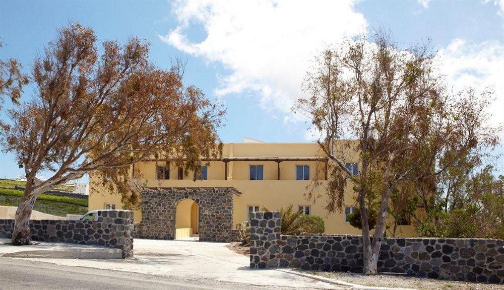 Zorbas Santorini Hotel