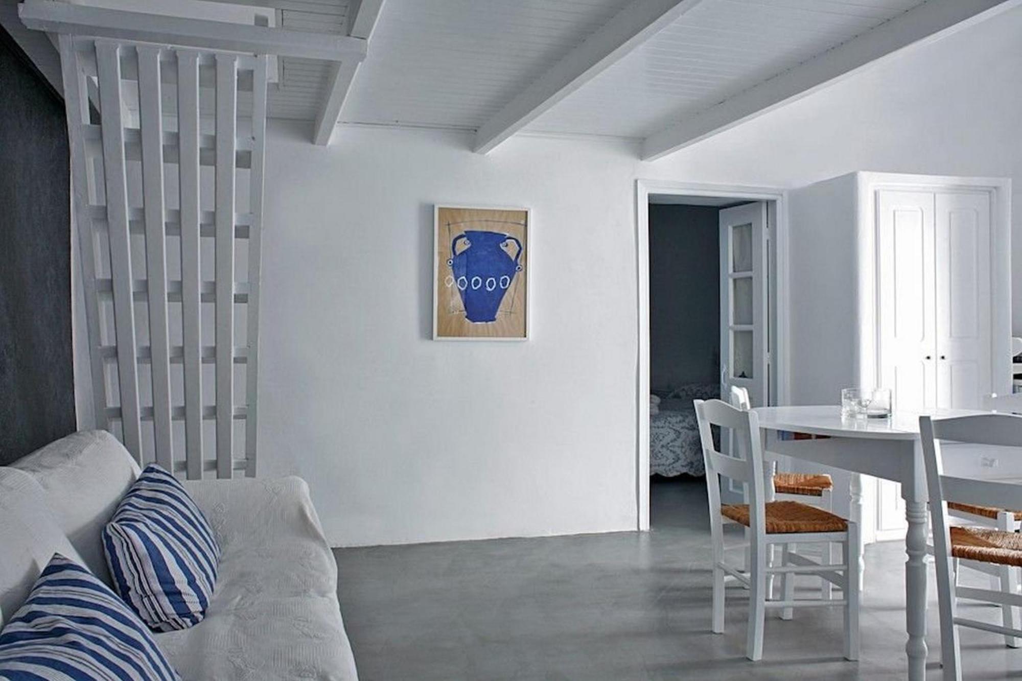 Thrilling Santorini Ragus 1 Bedroom Min, Children Age 12 Years Spacious Shared Sun Terrace And Swimming Pool With Breathtaking, Pousada