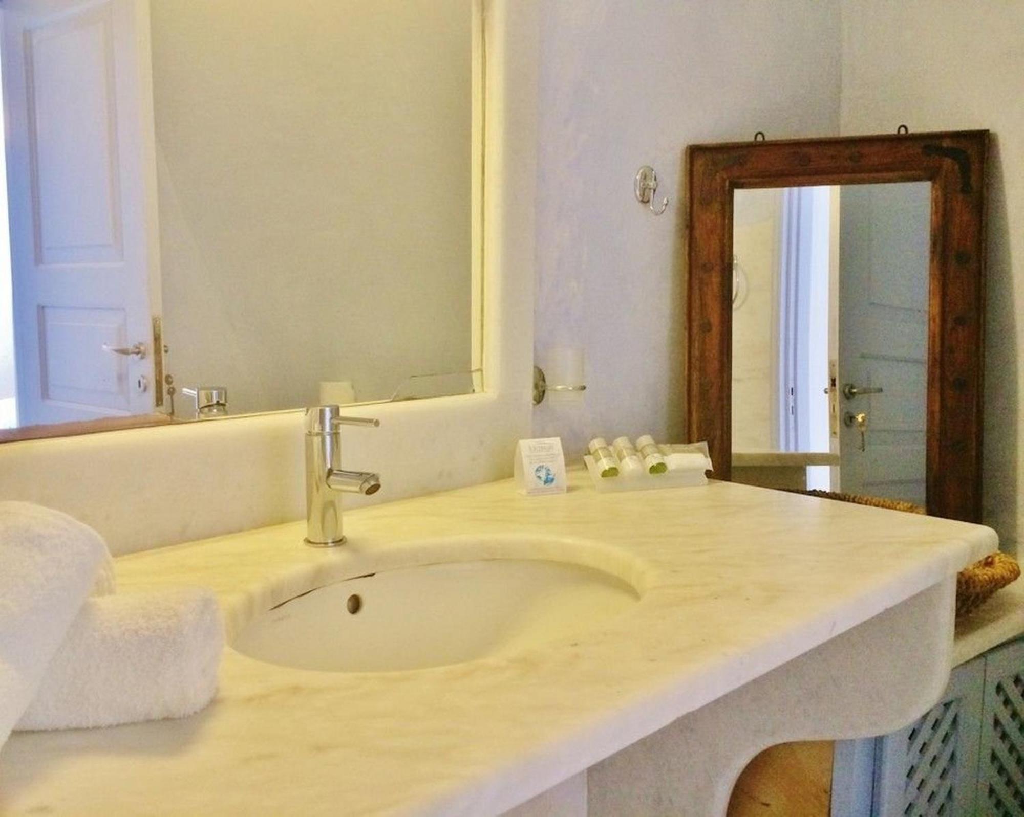 Thrilling Santorini Ragus 1 Bedroom Min, Children Age 12 Years Spacious Shared Sun Terrace And Swimming Pool With Breathtaking, * Oia