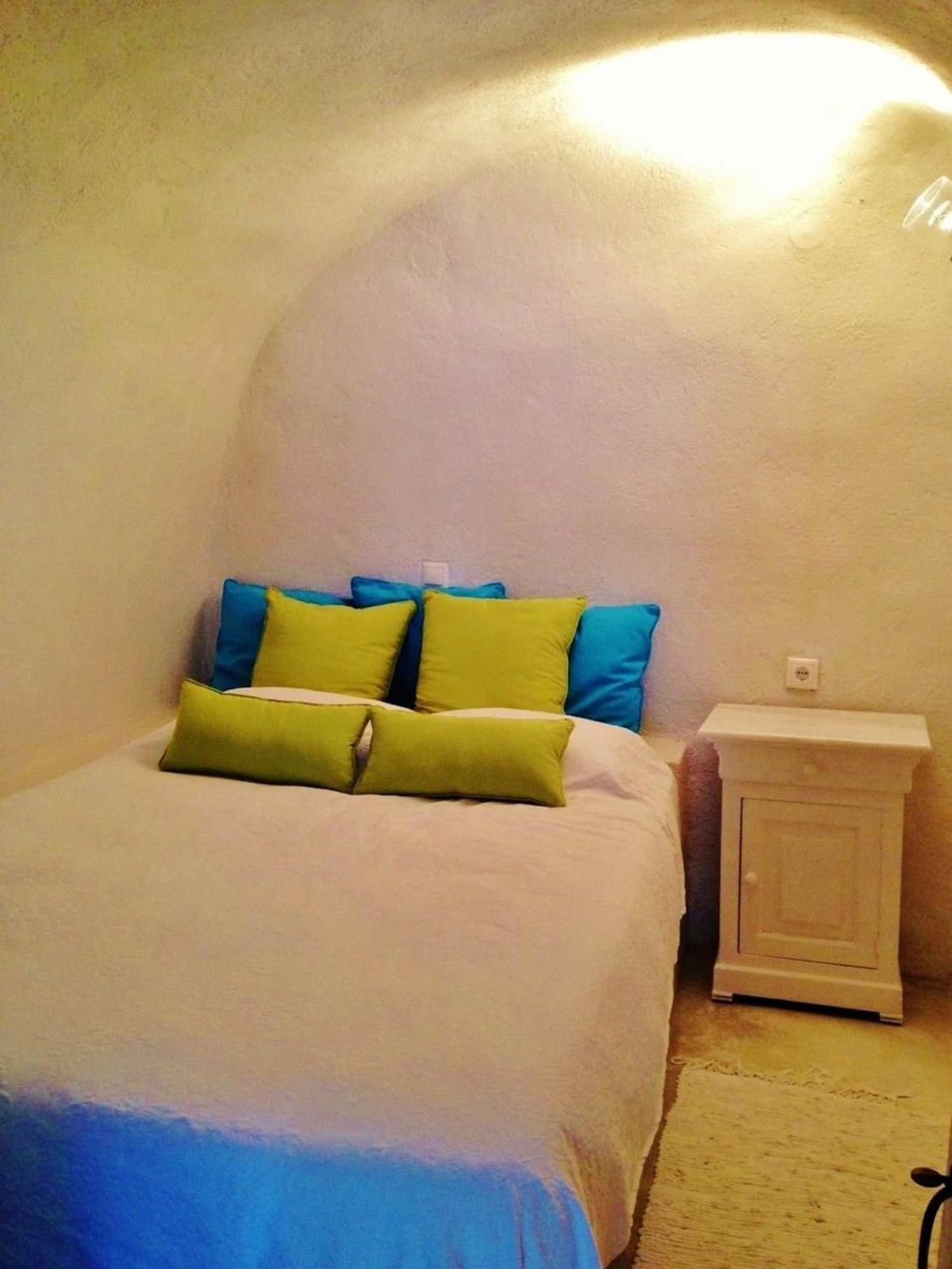 Thrilling Santorini Ragus 1 Bedroom Min, Children Age 12 Years Spacious Shared Sun Terrace And Swimming Pool With Breathtaking,