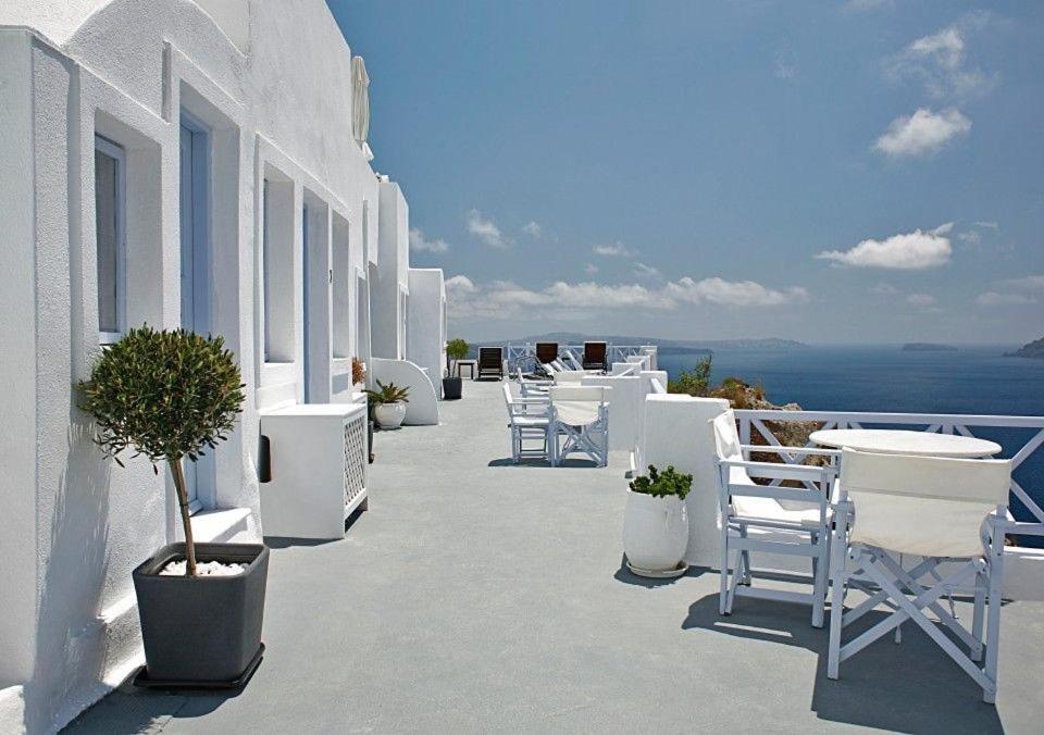 Thrilling Santorini Ragus 1 Bedroom Min, Children Age 12 Years Spacious Shared Sun Terrace And Swimming Pool With Breathtaking, Oia