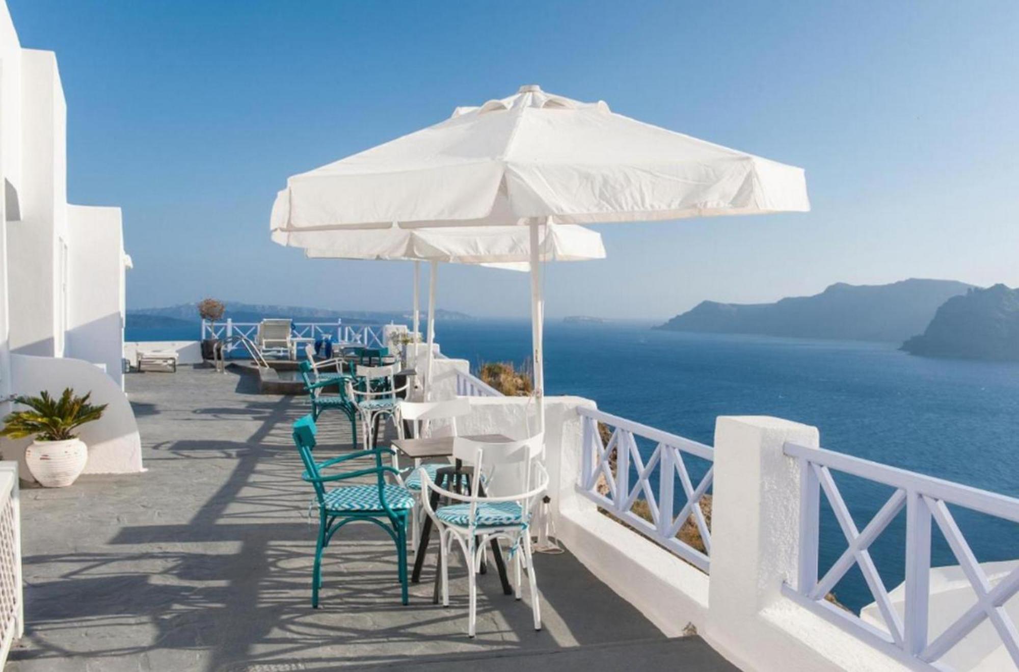 Pousada Thrilling Santorini Ragus 1 Bedroom Min, Children Age 12 Years Spacious Shared Sun Terrace And Swimming Pool With Breathtaking, Oia
