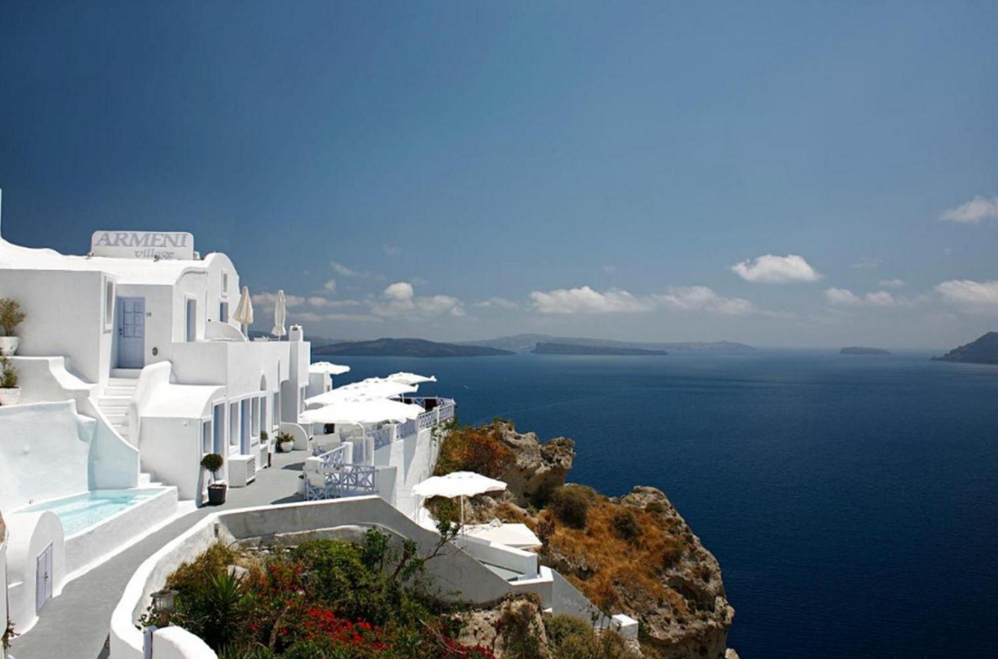 Villa Breathtaking Santorini Broccos 1 Bedroom Min, Children Age 12 Years Private Furnished Balcony With Hot Tub Overlooking The Sea , Oia (Santorini)