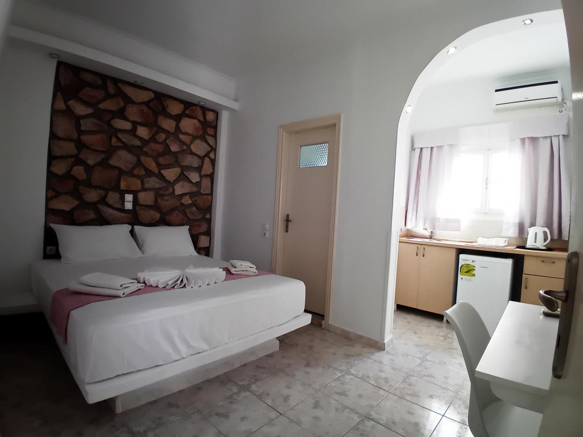Aparthotel Atalos Kamari (Santorini)