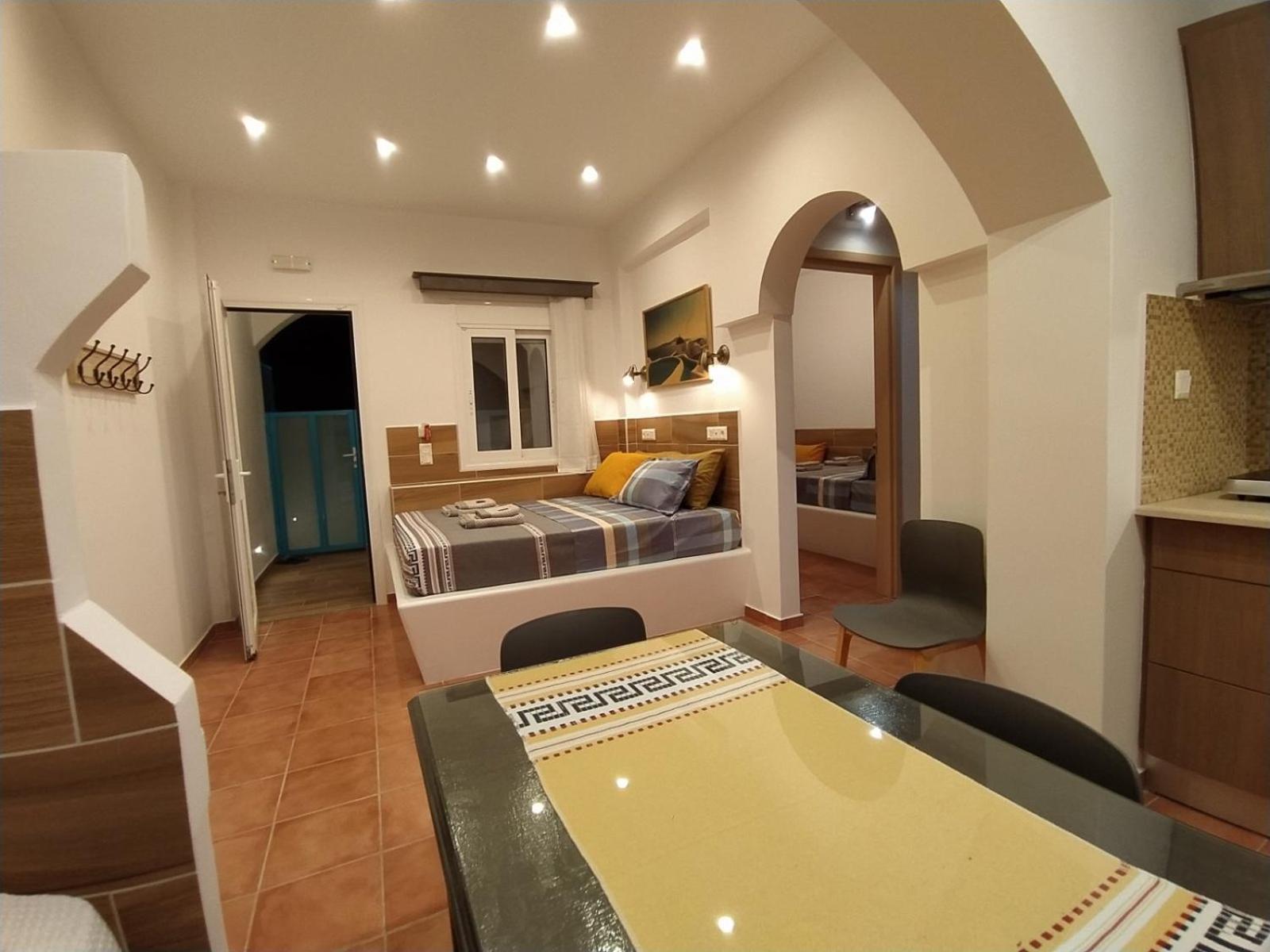 Chariot Santorini Apartment
